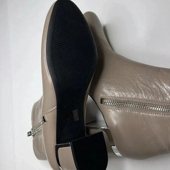 DKNY Womens Crosbi Leather Block Heel Ankle Boots NWOT size 10m in gray - Picture 7 of 10